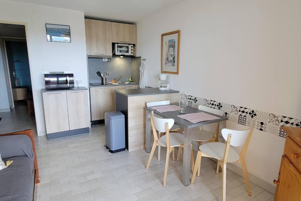 T2 Vue Mer Dans Residence Calme / T2 Sea View In A Quiet Residence Bandol Exterior foto